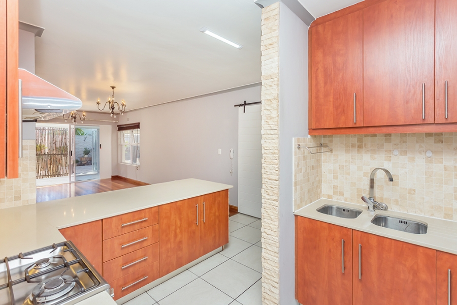 To Let 4 Bedroom Property for Rent in Sunningdale Western Cape